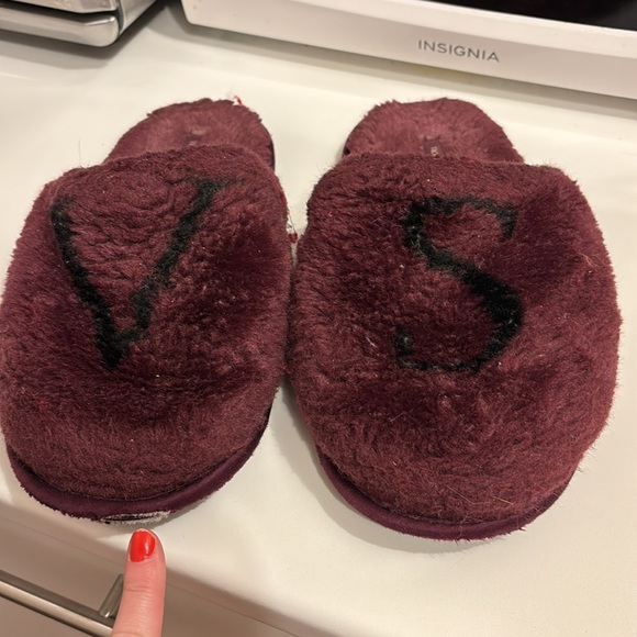 Victoria Secret Slippers Pre-Owned - Picture 4 of 4